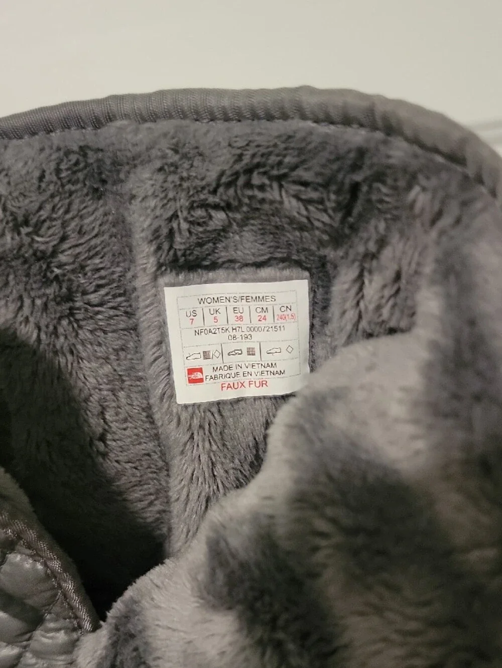 The North Face Thermoball Quilted Button Mid-Calf Winter Boots in Gray Size 7